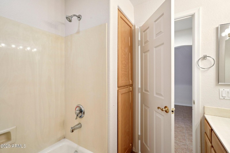 18-web-or-mls-E 9th Pl 31-S0907-018