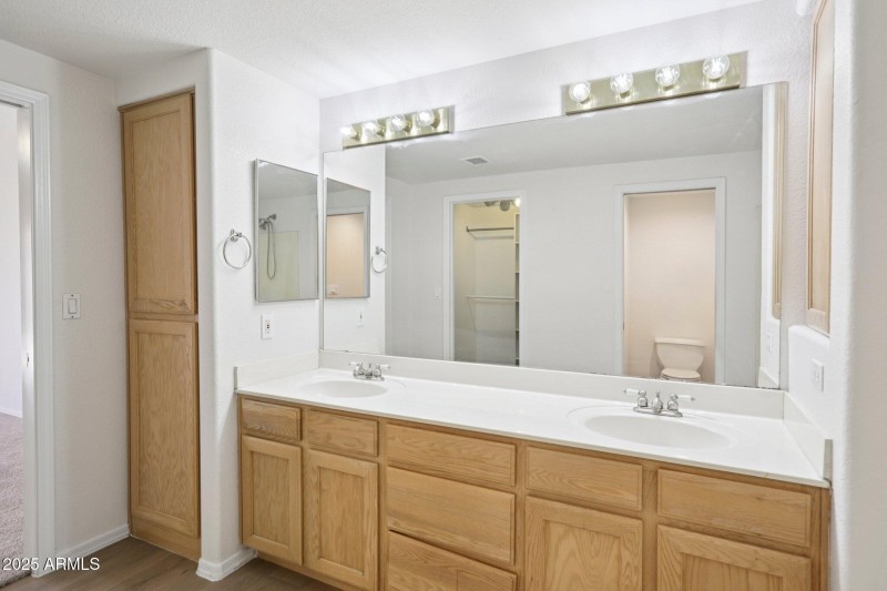25-web-or-mls-E 9th Pl 31-S0907-025