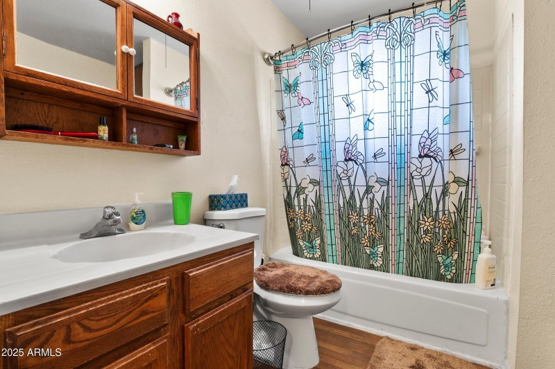 Full Bathroom