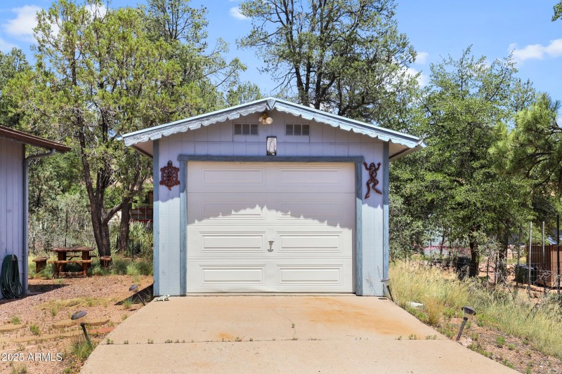 Garage (1)