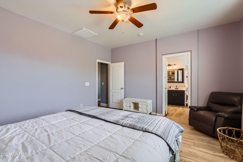 20-Primary Bedroom