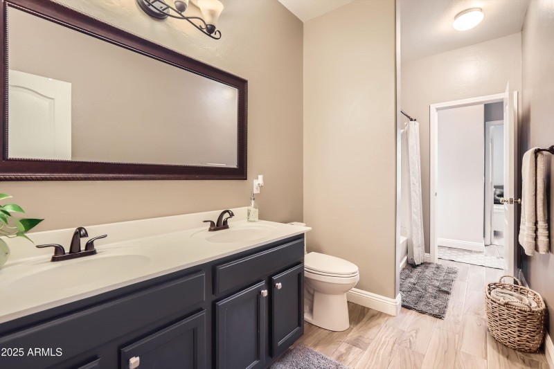 24-Bathroom 2