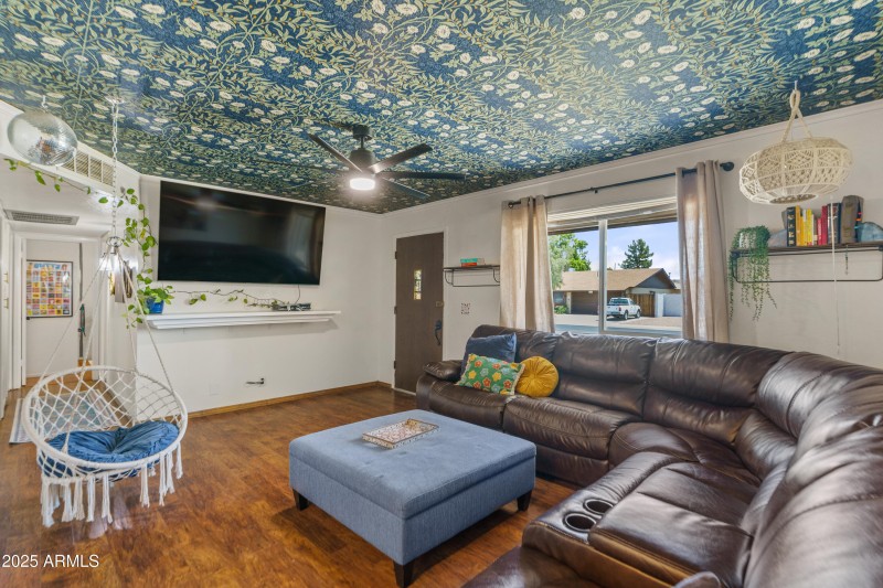 07-Living Room