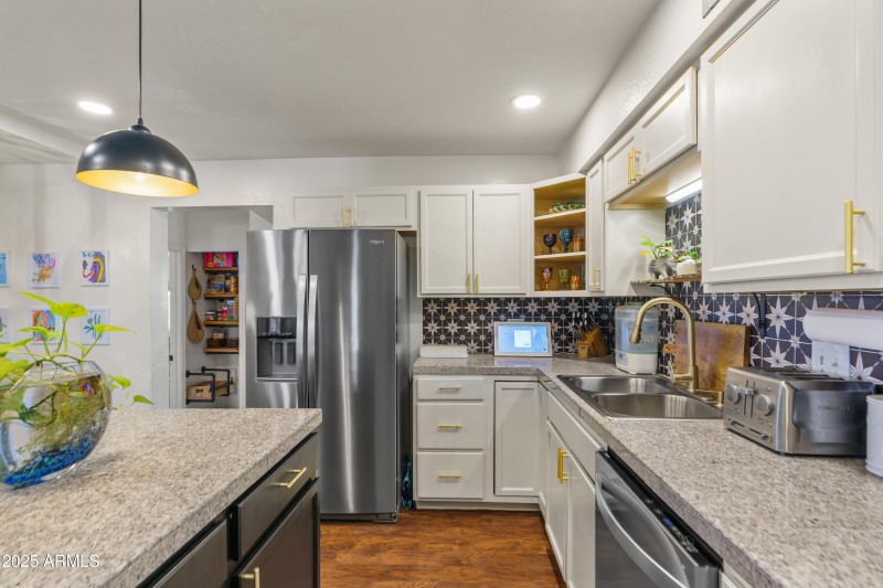 11-Kitchen