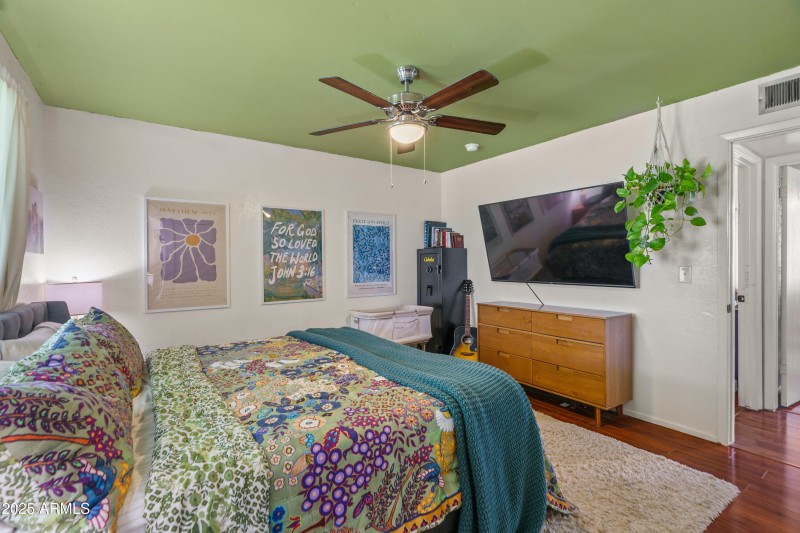 19-Primary bedroom
