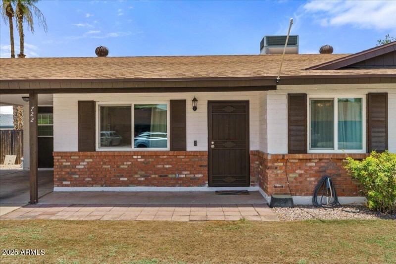 05-Front entry