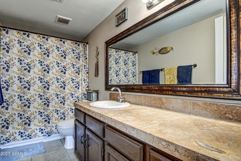 Bathroom 2-pic 2
