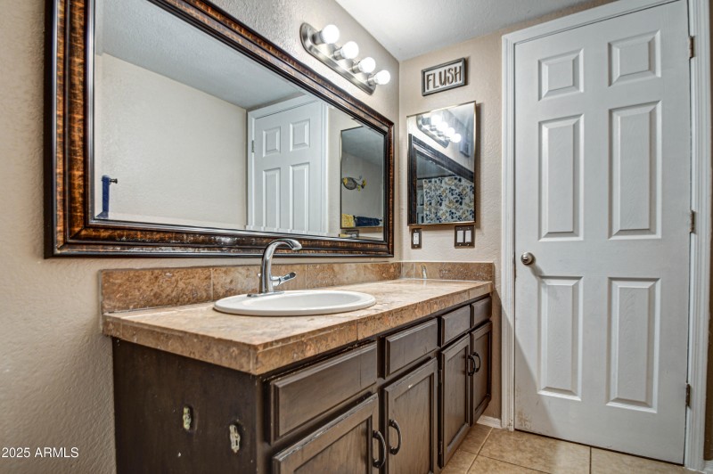 Bathroom 2-pic 3