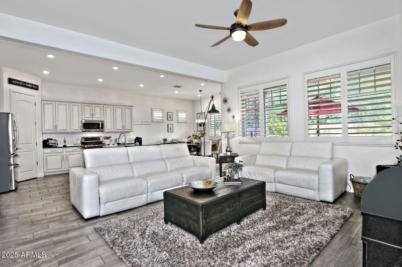 924 Dumbarton Living Room 2