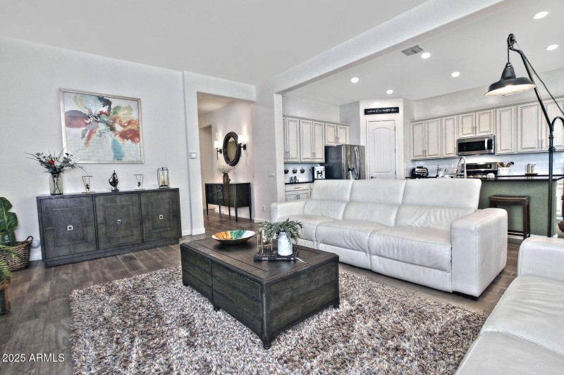 924 Dumbarton Living Room 3