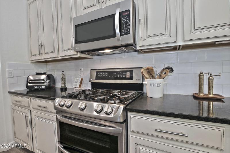 924 Dumbarton Kitchen 3
