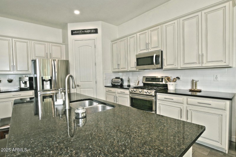 924 Dumbarton Kitchen 4