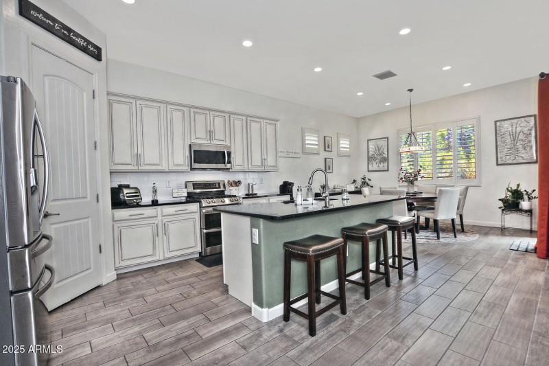 924 Dumbarton Kitchen