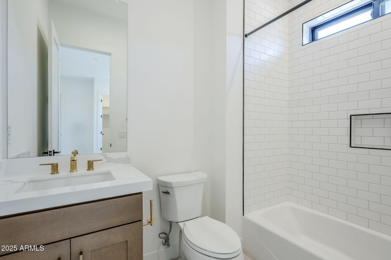 Private Guest Bathroom