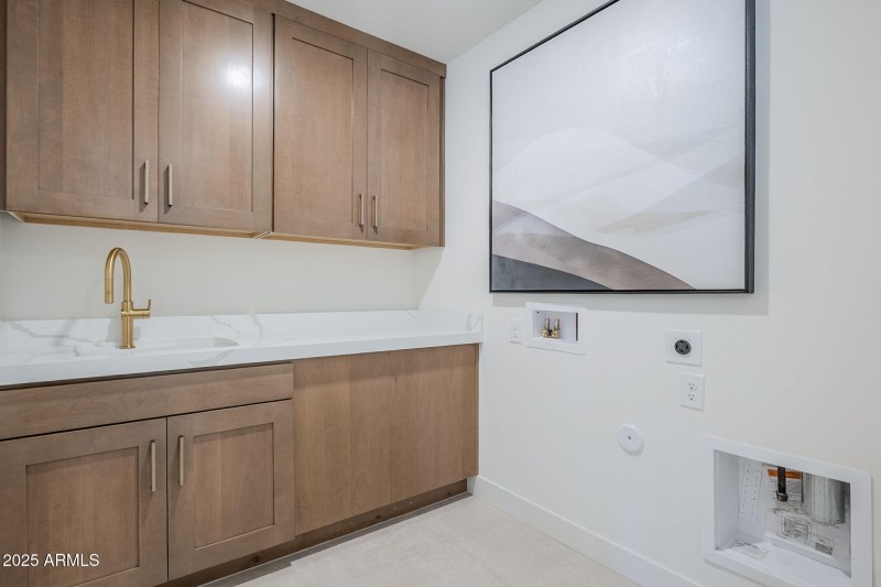 Laundry Room W Sink and Storage