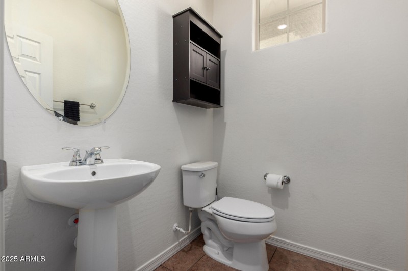 Downstairs Guest 1/2 Bath