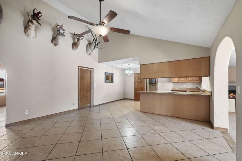 005___3106 E Grove Ave