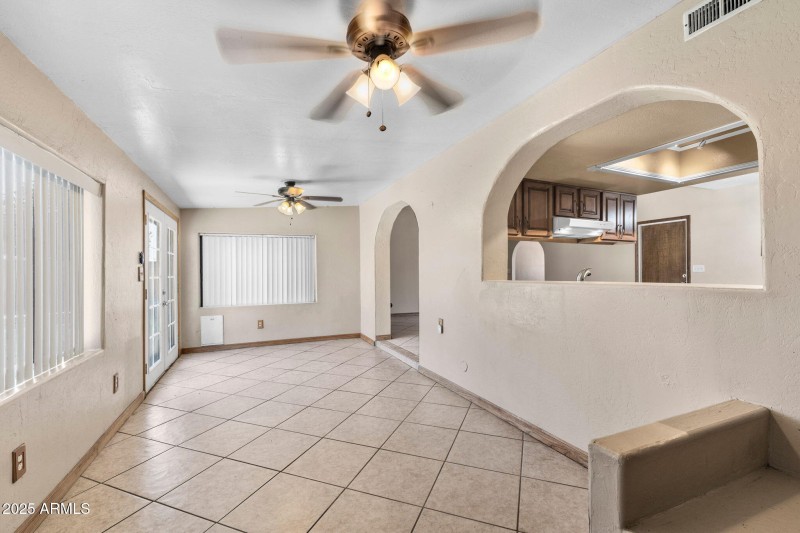 008___3106 E Grove Ave