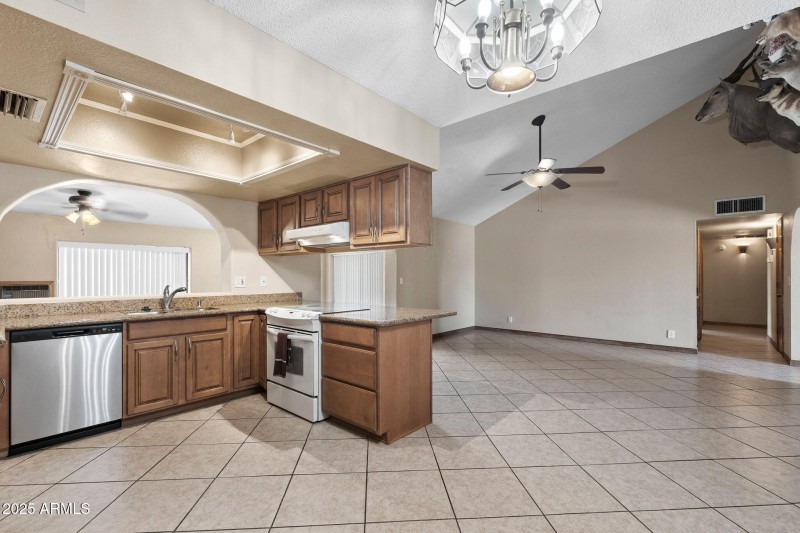009___3106 E Grove Ave