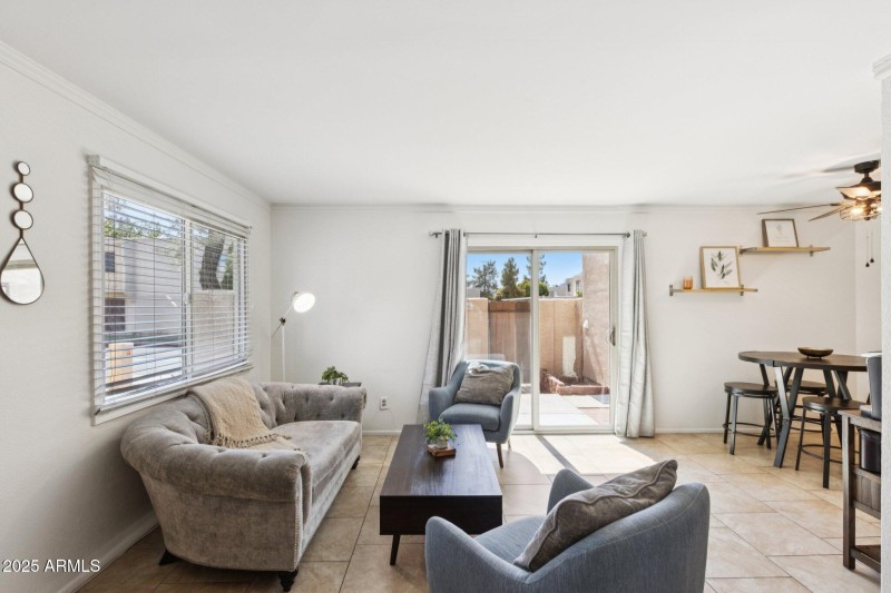 5-web-or-mls-N 81st St-L0907-005