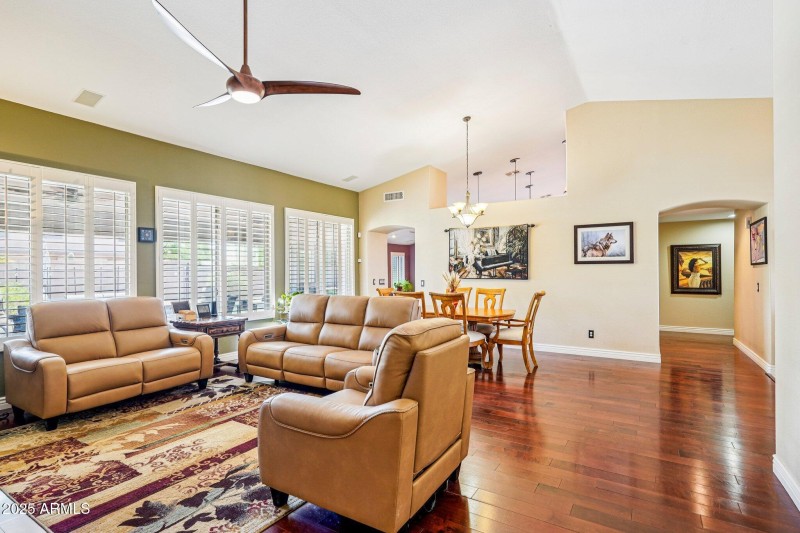 8-web-or-mls-N 85th Dr-S0907-008