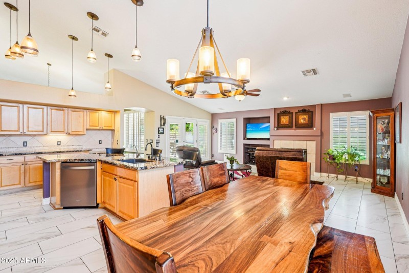 17-web-or-mls-N 85th Dr-S0907-017