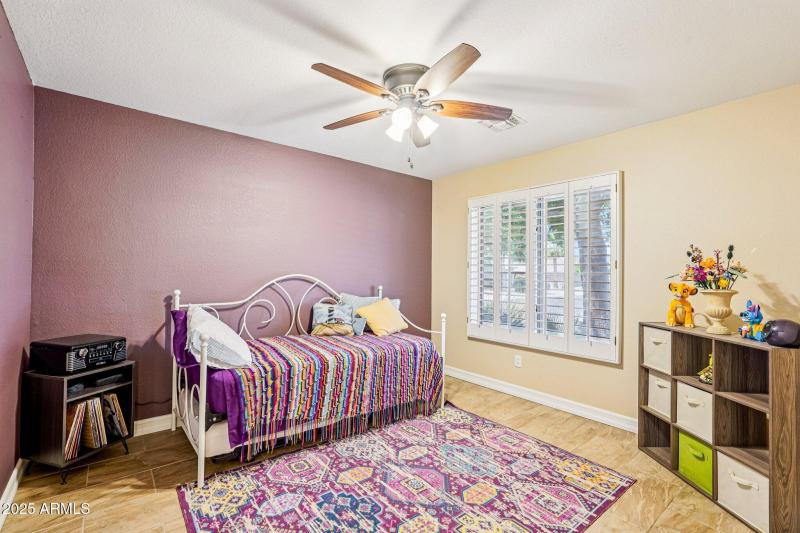 32-web-or-mls-N 85th Dr-S0907-032