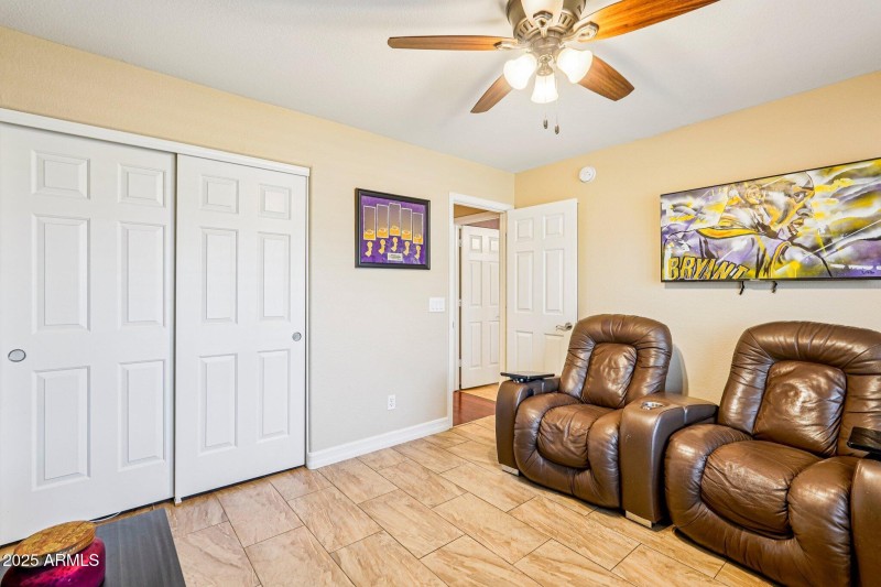 35-web-or-mls-N 85th Dr-S0907-035