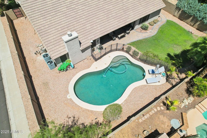 54-web-or-mls-N 85th Dr-S0907-054