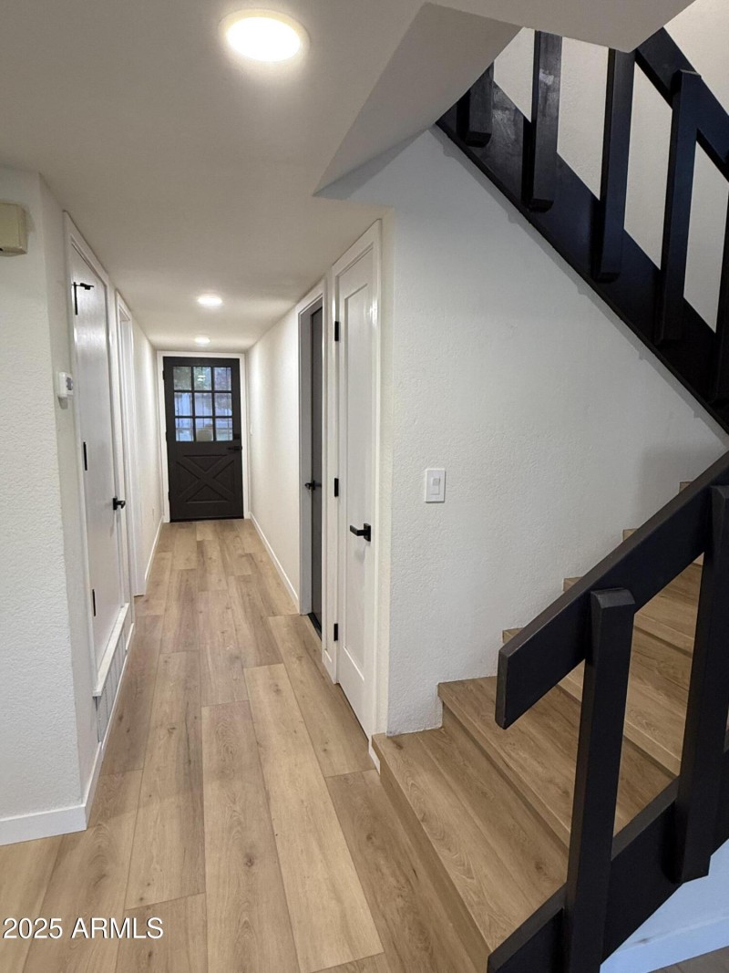 Hallway/Front Door
