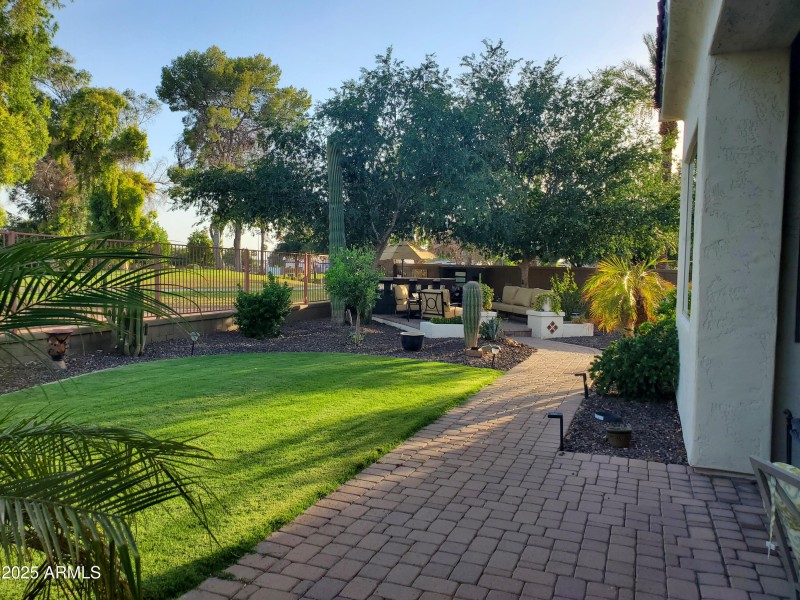 PATIO 2