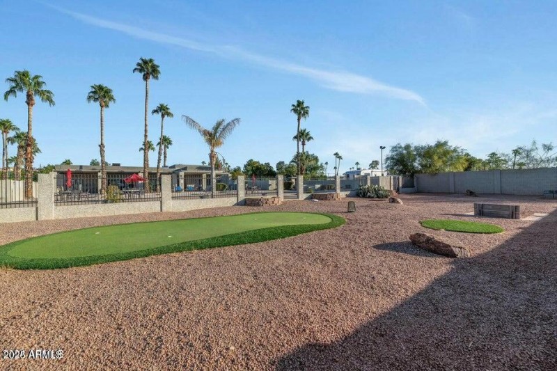 Community Putting Green