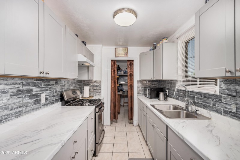 686f51_12 Montecito