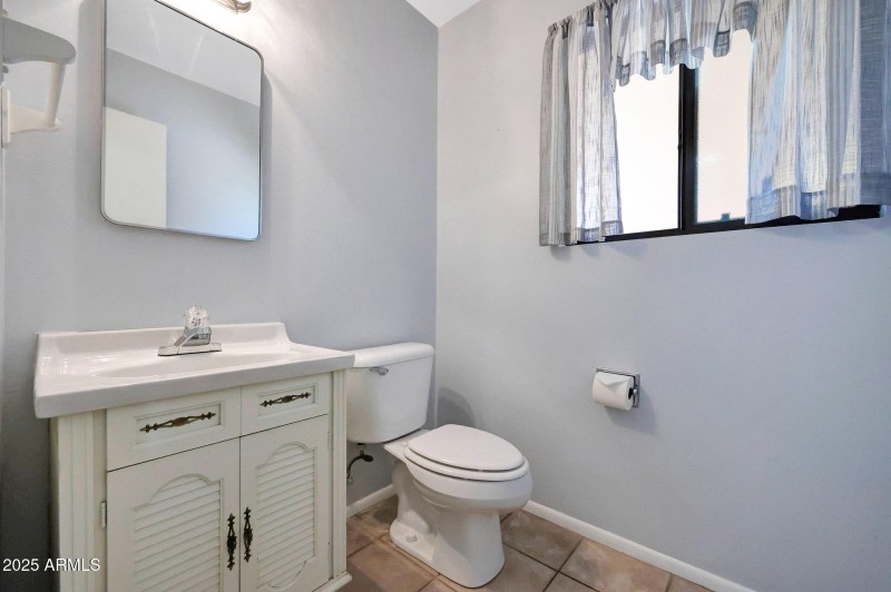 Guest Bathroom 2