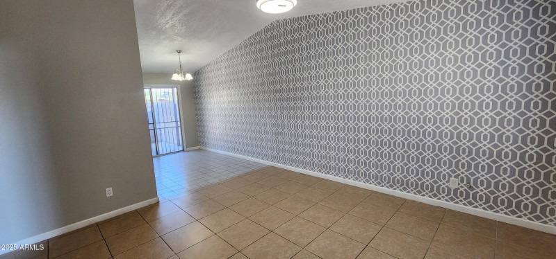 06 - Entryway