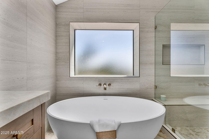 Tub