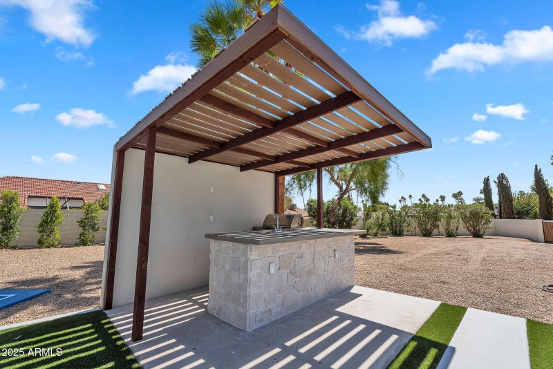 Outdoor Kitchen