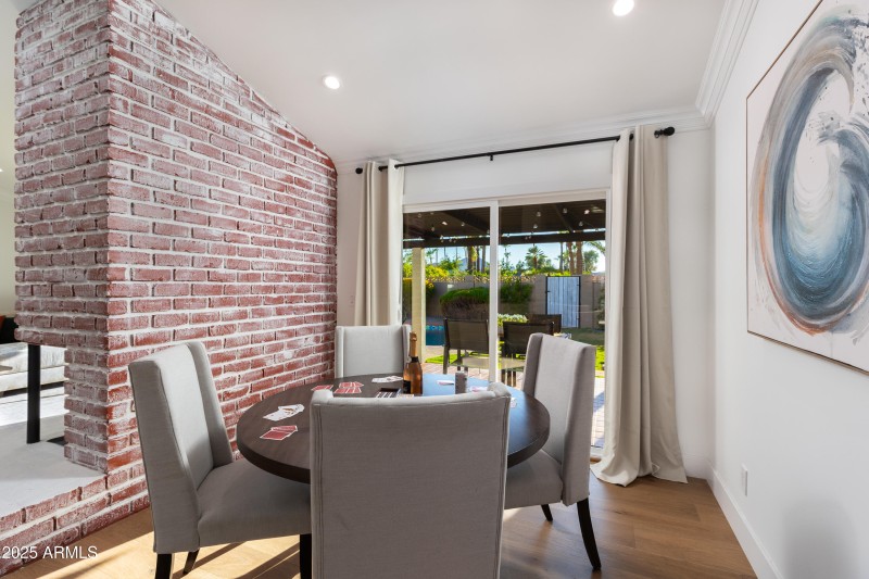 BREAKFAST ROOM