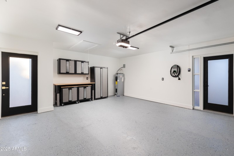 2 CAR GARAGE