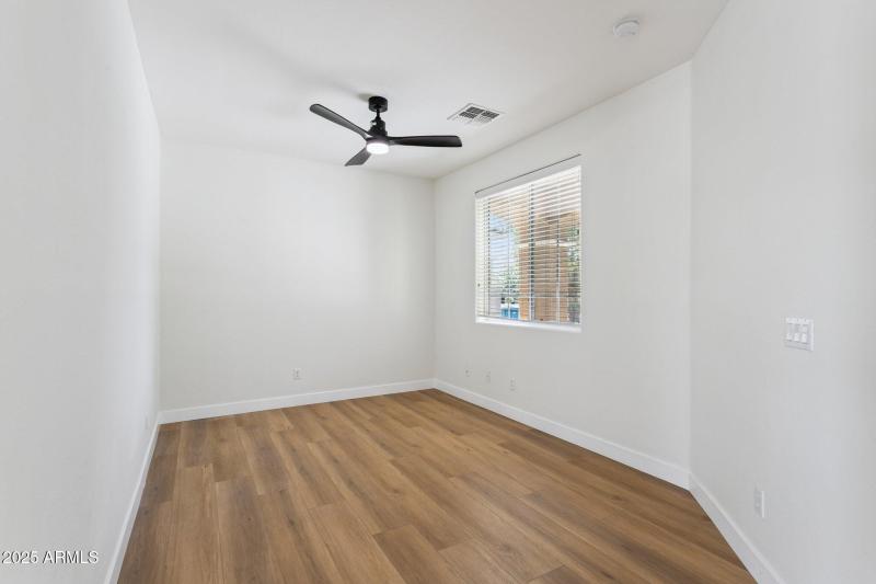 15-web-or-mls-2730-e-ellis-st