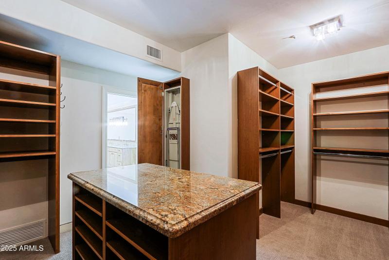 Master Closet 2 (1)