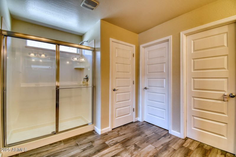 2721 E Dunbar Dr-26