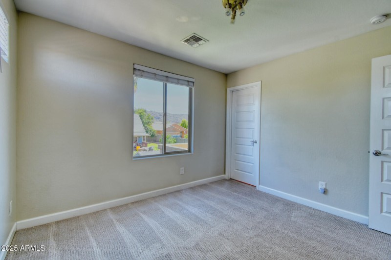 2721 E Dunbar Dr-28