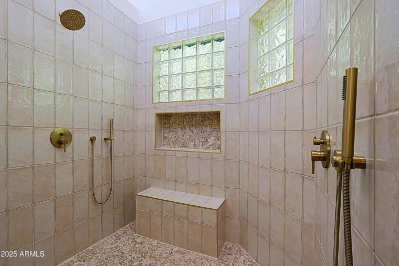 Master Bath 7 (2)