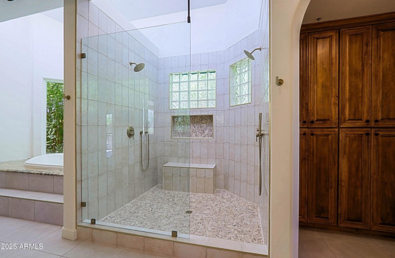 Master Bath 6 (2)