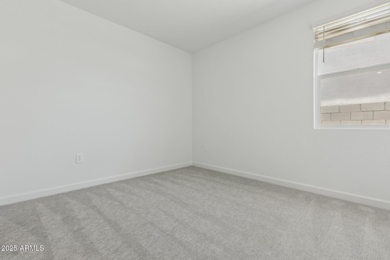32-web-or-mls-10035-s-23rd-dr-lot-5