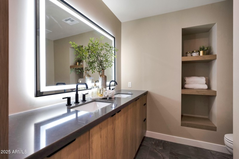 Guest bathroom shelving