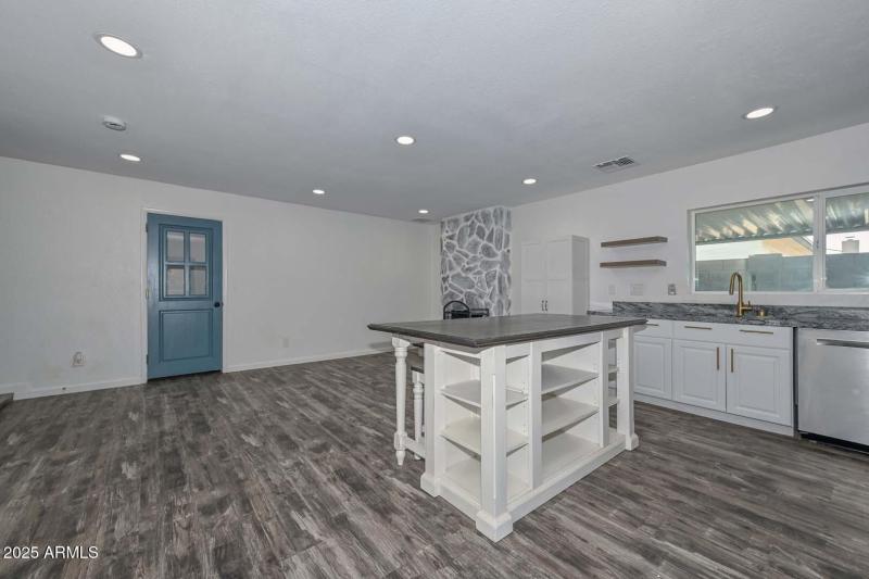 Kitchen-Family Room2