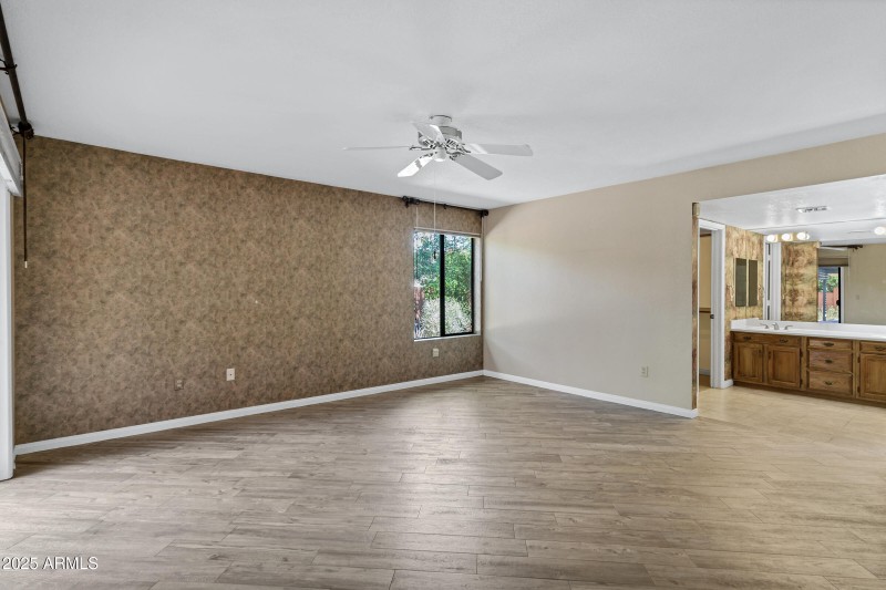 2518 S Forest Ave-37