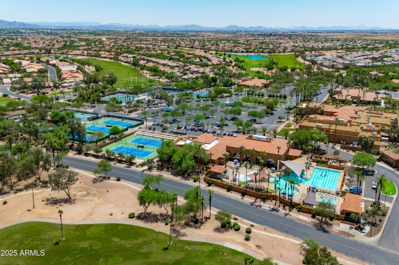 02-Clubhouse View